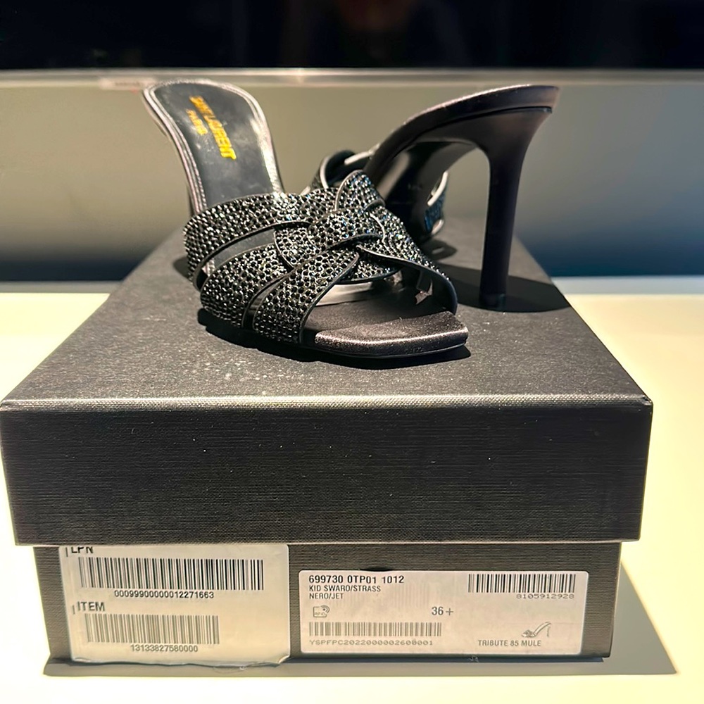 BRAND NEW, NEVER Worn, Saint Laurent Tribute sandal, size 6 1/2